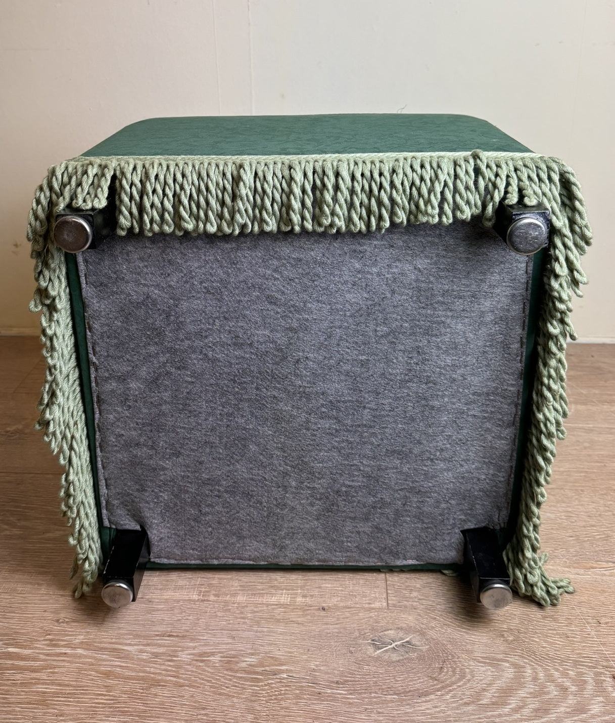 Pouf style Napoléon III en tissu a motifs