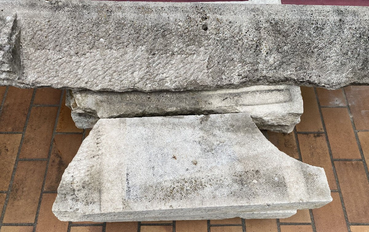 Importante Cheminée époque 18eme Siècle En Pierre De Bourgogne