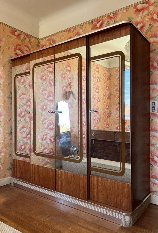 Grande Armoire Vintage A Ressaut En Macassar En Verre Miroir Et Métal Chromé